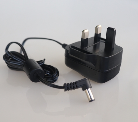 EN61558単一の出力5v 1a力のアダプターの切換えモード力のアダプター5W